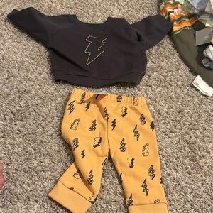 Cat & Jack Black and Yellow Lightning Bolt Sweatshirt and Joggers